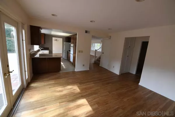 San Diego, CA 92122,5977 Agee St