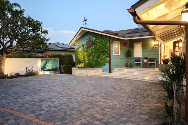 San Diego, CA 92106,885 Rosecrans St