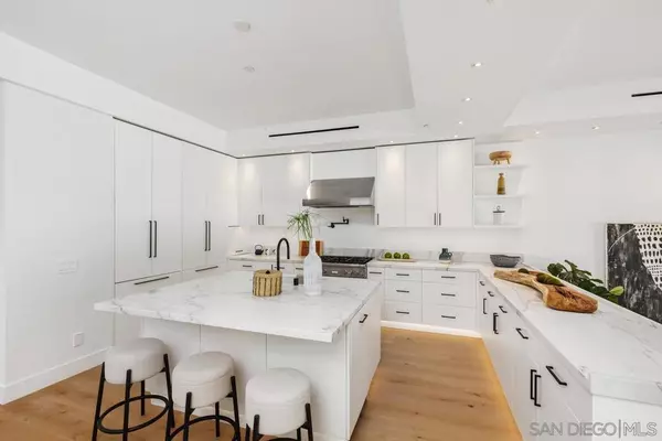La Jolla, CA 92037,746 Bonair St
