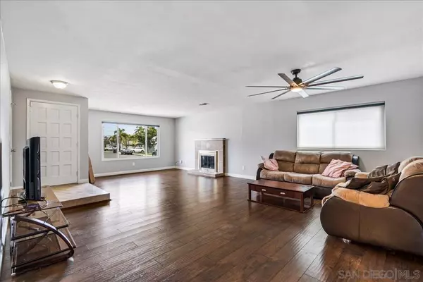 San Diego, CA 91911,1398 Lilac Ave