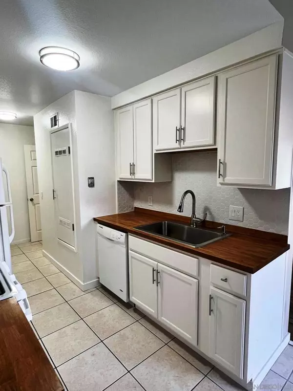 Oceanside, CA 92056,3569 Surf Pl
