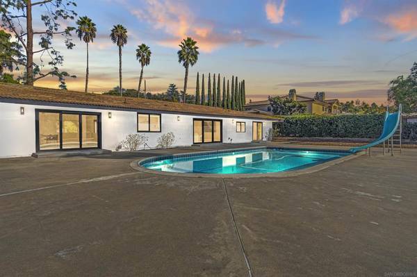 12821 Avenida La Valencia, Poway, CA 92064