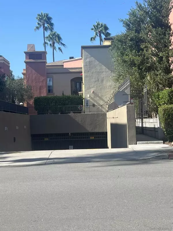 San Diego, CA 92103,1270 CLEVELAND AVE #131