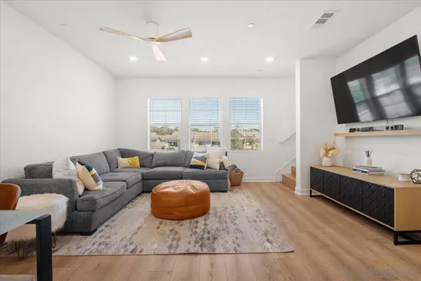 Oceanside, CA 92056,4373 Pacifica Way #9