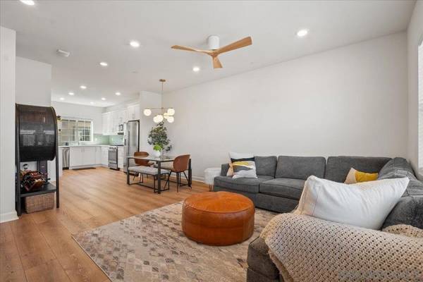 Oceanside, CA 92056,4373 Pacifica Way #9