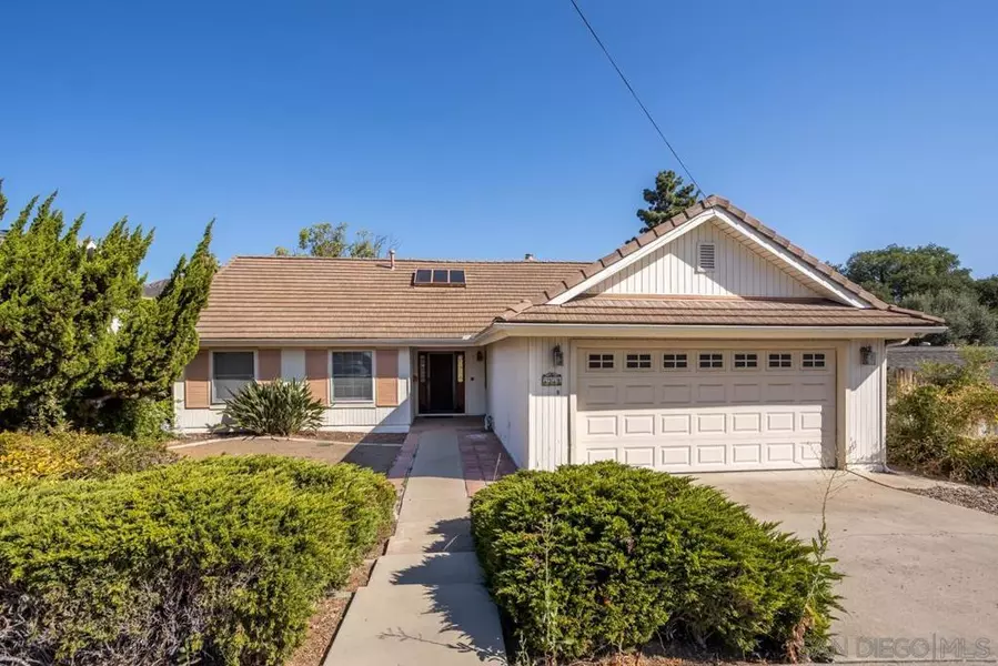 7976 Lake Cayuga, San Diego, CA 92119