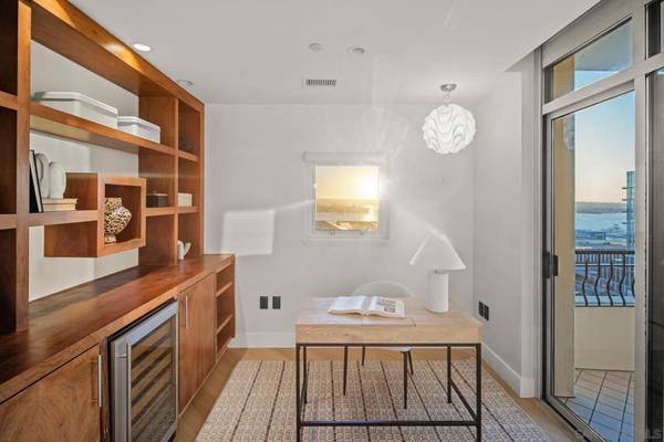 San Diego, CA 92101,700 W Harbor #2101