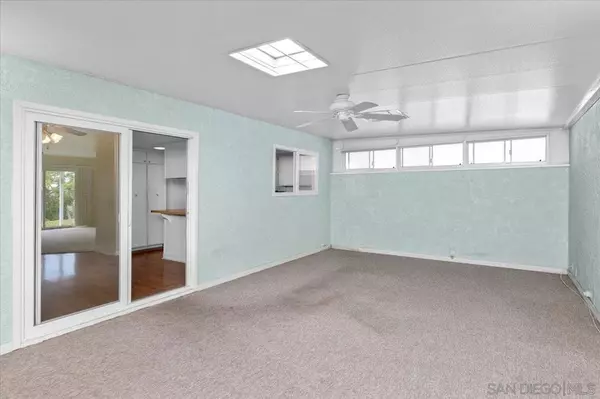 Oceanside, CA 92057,3809 Oregano