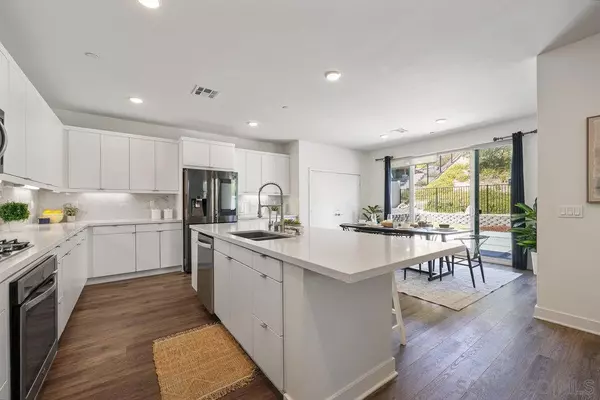 Santee, CA 92071,8894 Trailridge Ave