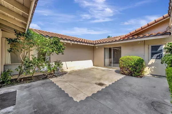 La Jolla, CA 92037,8838 La Jolla Scenic Dr N