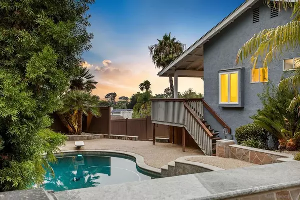 Carlsbad, CA 92008,4143 Sunnyhill Dr
