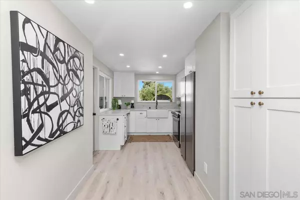 San Diego, CA 92128,16566 Caminito Vencinos #31