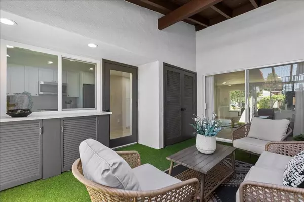 San Diego, CA 92128,16566 Caminito Vencinos #31