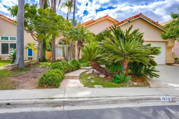 1672 OLYMPUS LOOP DR, Vista, CA 92081