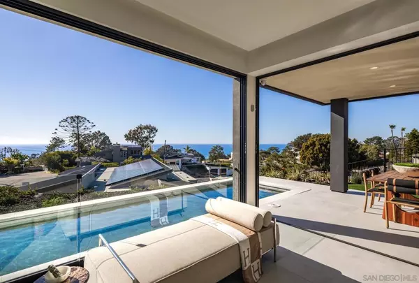 722 Amphitheatre Dr, Del Mar, CA 92014