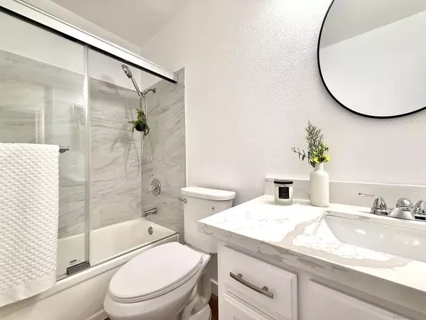 San Diego, CA 92117,3652 Clairemont Dr #1B