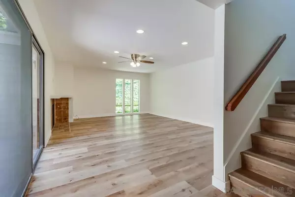 San Diego, CA 92108,5216 Caminito Solitario