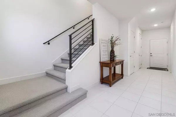 Chula Vista, CA 91915,2065 Bravo Loop #6