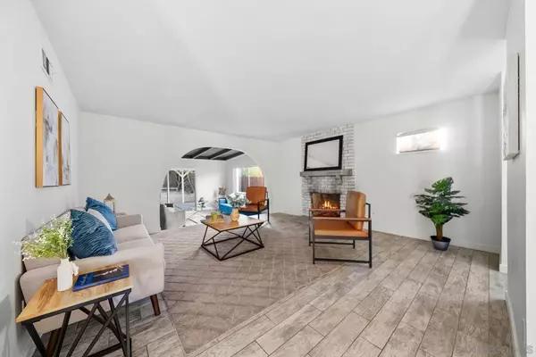 Santee, CA 92071,9121 Farrington Dr