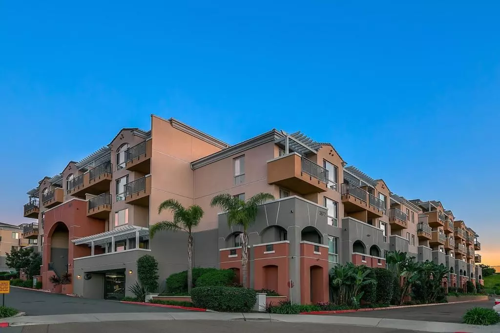 San Diego, CA 92130,3877 Pell Pl #424
