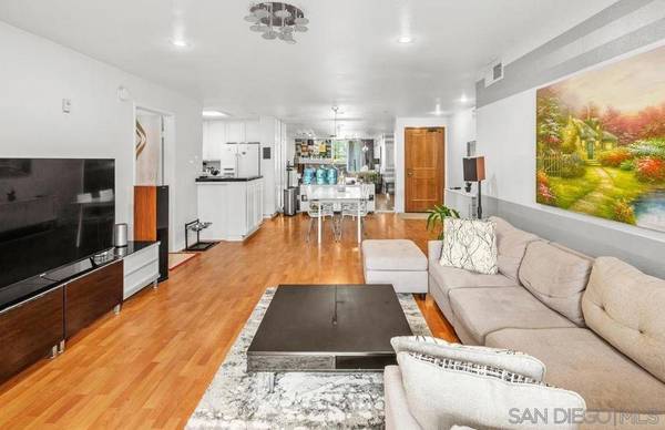 San Diego, CA 92101,850 State St #114