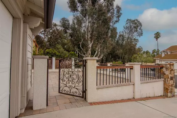 Vista, CA 92083,1713 Cameo Drive