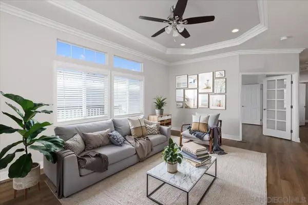 Carlsbad, CA 92011,7207 Santa Barbara Street #154