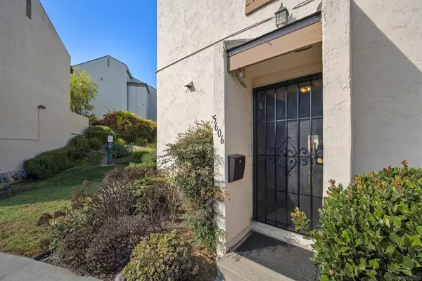 San Diego, CA 92111,5606 Caminito Roberto