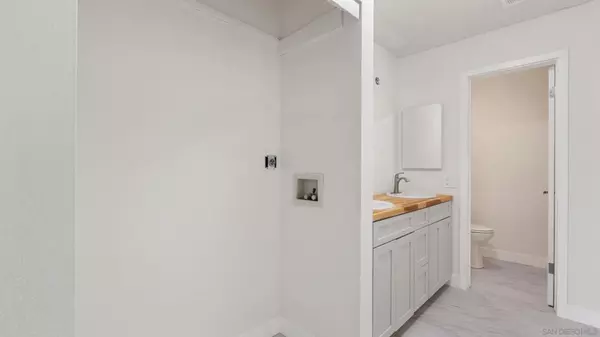 San Diego, CA 92108,6780 Friars #154