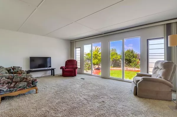 San Diego, CA 92111,2750 Wheatstone #105