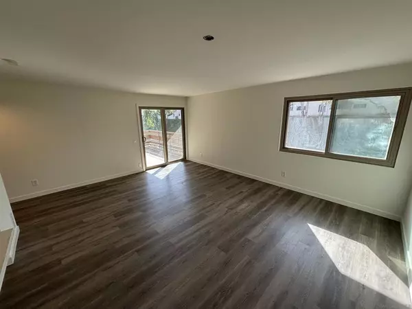 San Diego, CA 92110,4012 Valeta St #304