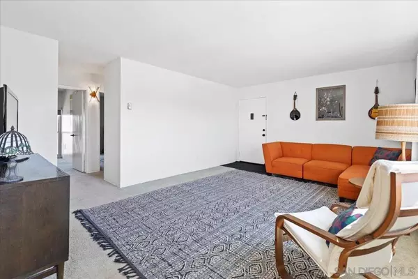 San Diego, CA 92115,4844 68th St #14