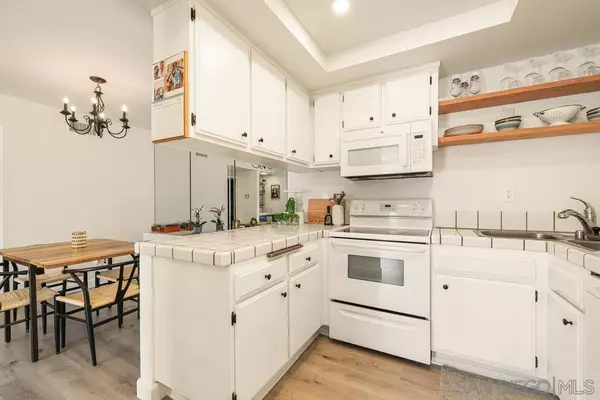 6140 Calle Mariselda #102, San Diego, CA 92124