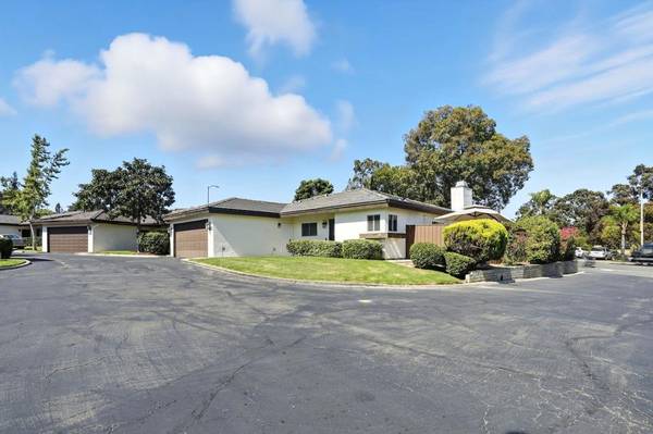 Bonita, CA 91902,2904 Saddlewood Dr