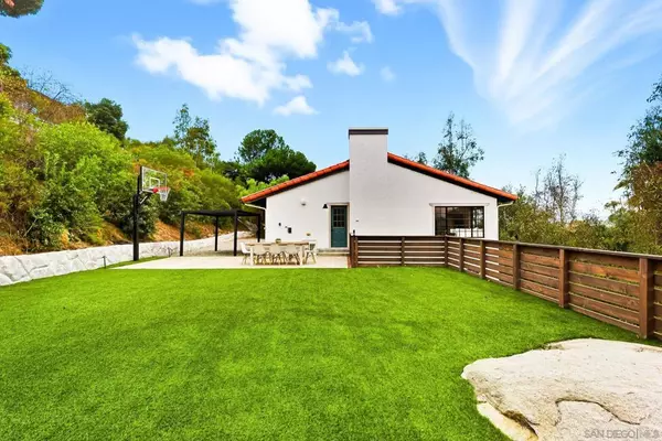La Mesa, CA 91941,9903 Shadow Rd