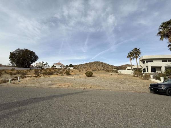 Apple Valley, CA 92307,123 Menahka Rd