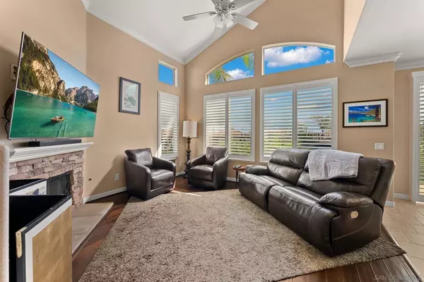 Carlsbad, CA 92011,6438 Agate Way