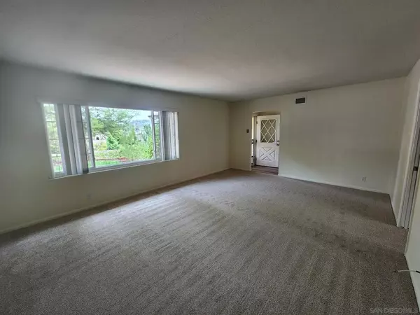 Vista, CA 92084,1972 Buena Creek Rd