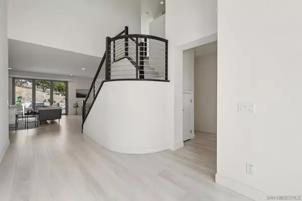 San Diego, CA 92121,5970 Shaw Lopez Row