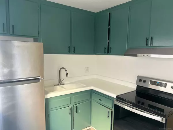 San Diego, CA 92109,2275 Grand Ave #19