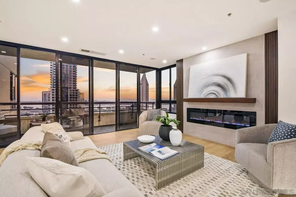 San Diego, CA 92101,700 Front St #1402