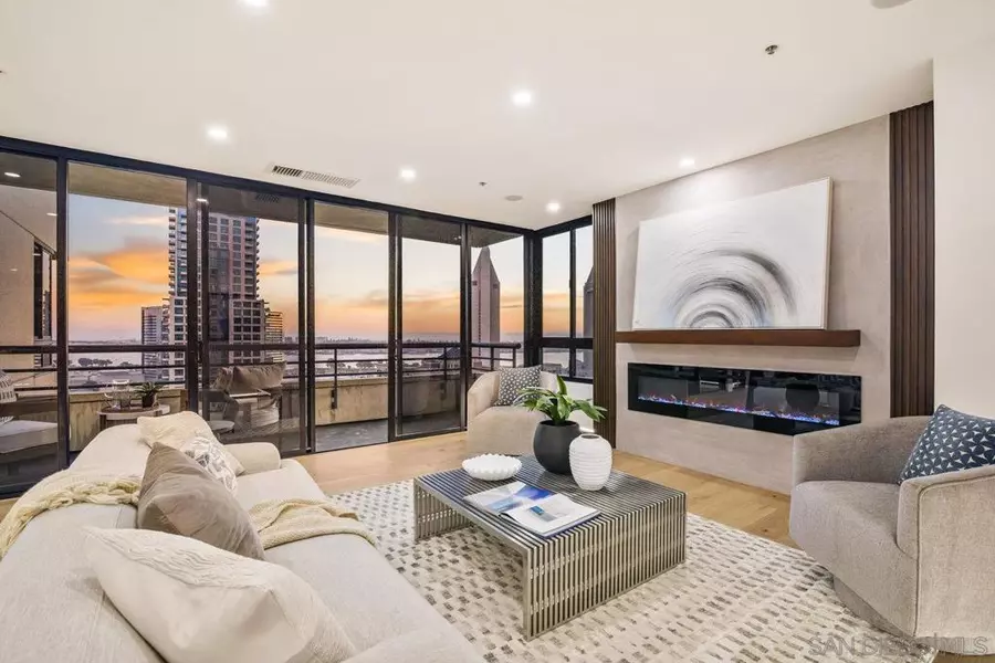 700 Front St #1402, San Diego, CA 92101