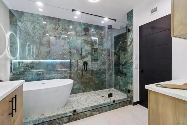 San Diego, CA 92101,700 Front St #1402