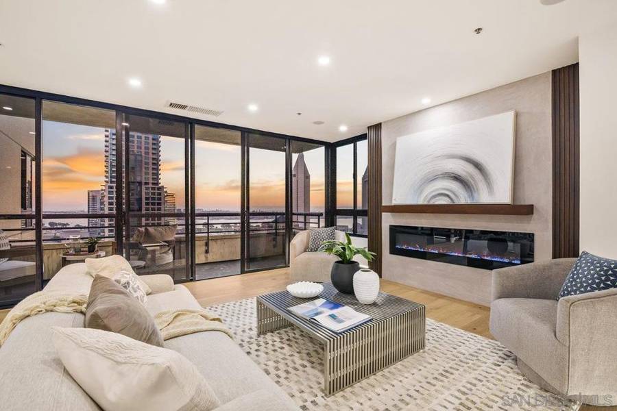 700 Front St #1402, San Diego, CA 92101