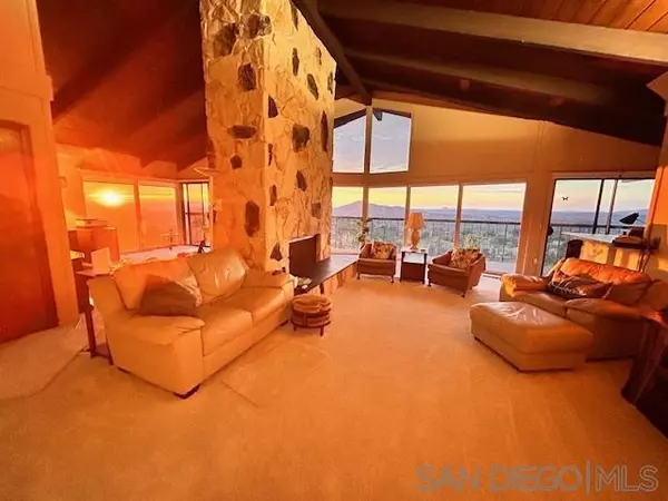 La Mesa, CA 91941,4742 Mount Helix Drive