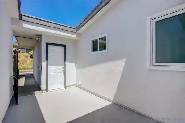 Oceanside, CA 92057,3808 Vista Campana S #38