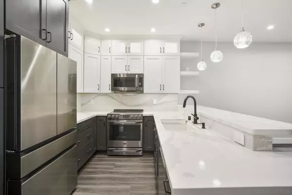 San Diego, CA 92101,2445 Brant St #613