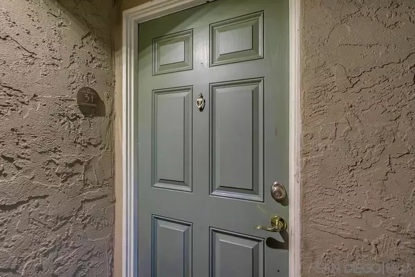 Escondido, CA 92026,1240 N Broadway #31