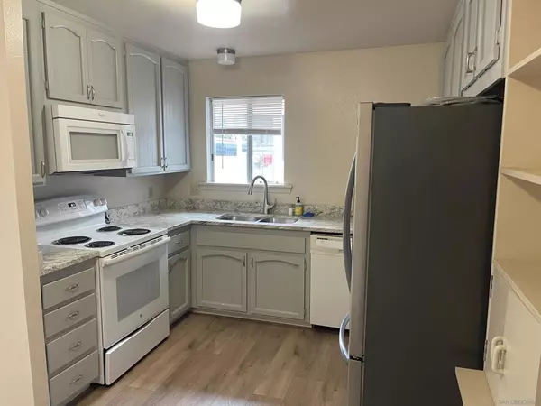 Encinitas, CA 92024,1908 Shady Acre Cir
