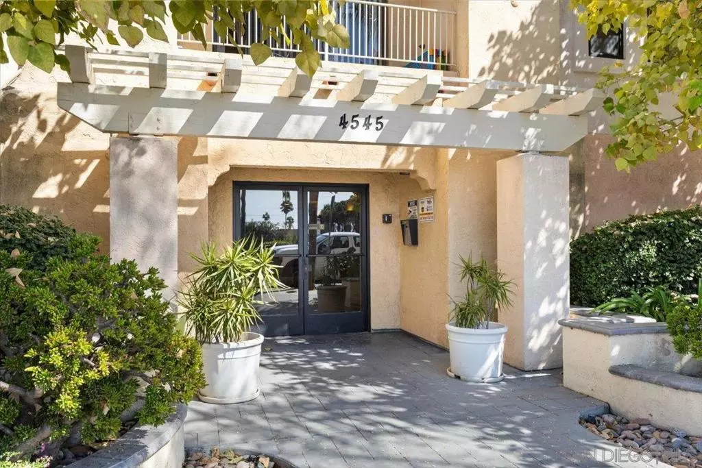 San Diego, CA 92116,4545 Arizona St #107